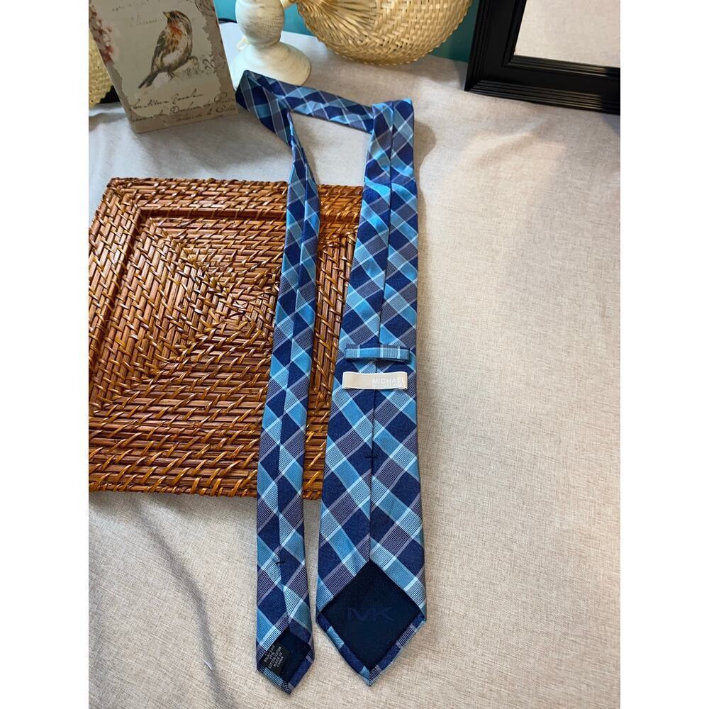 Michael Kors Men’s Blue Square Pattern Neck Tie 83% Silk 17% Cotton - Picture 3 of 5